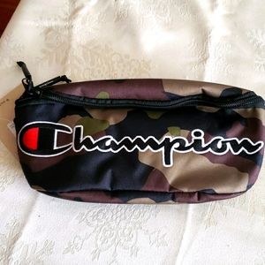 Champion Waist Pack in Camo